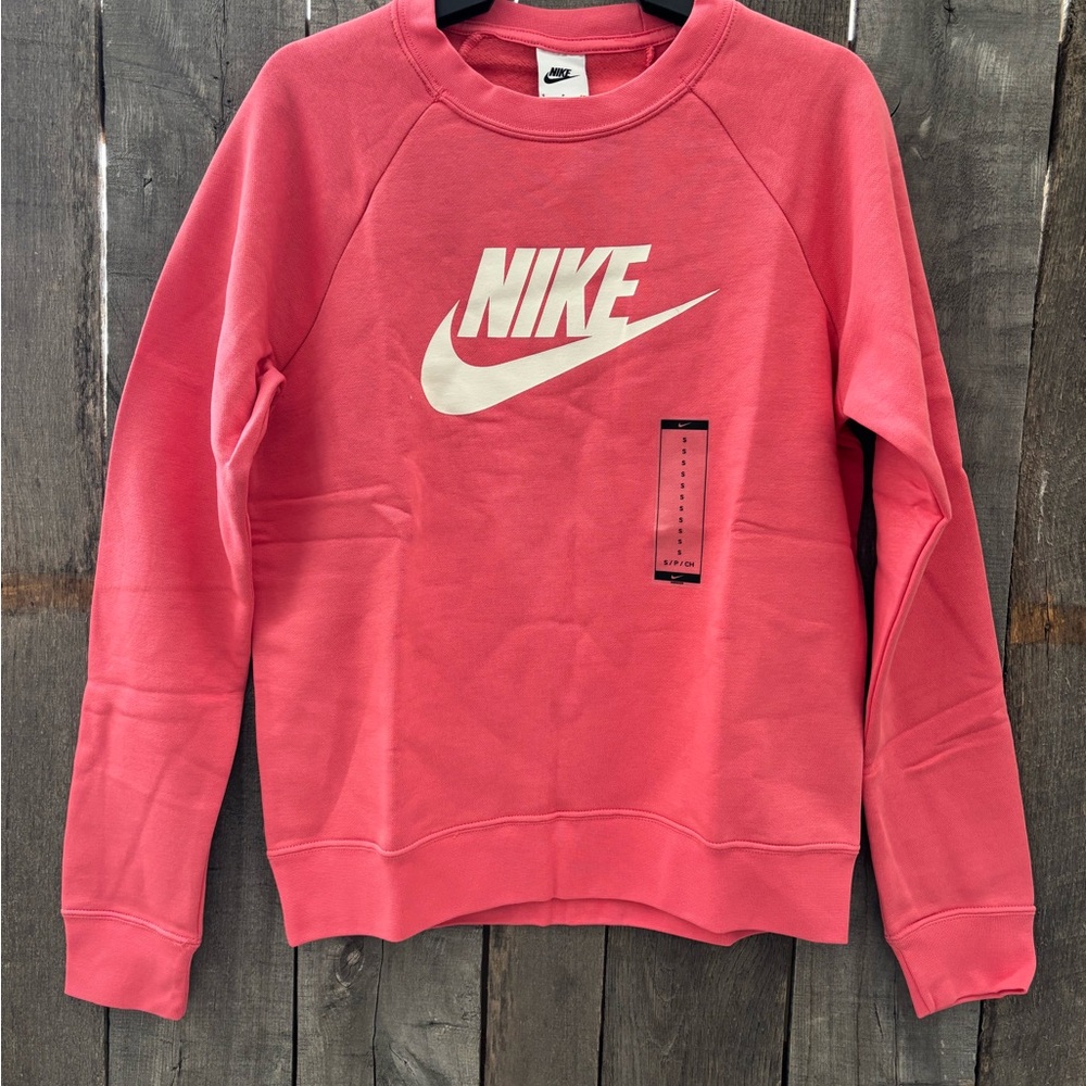 Nike Women’s Essential Fleece Crew Sweatshirt, size small